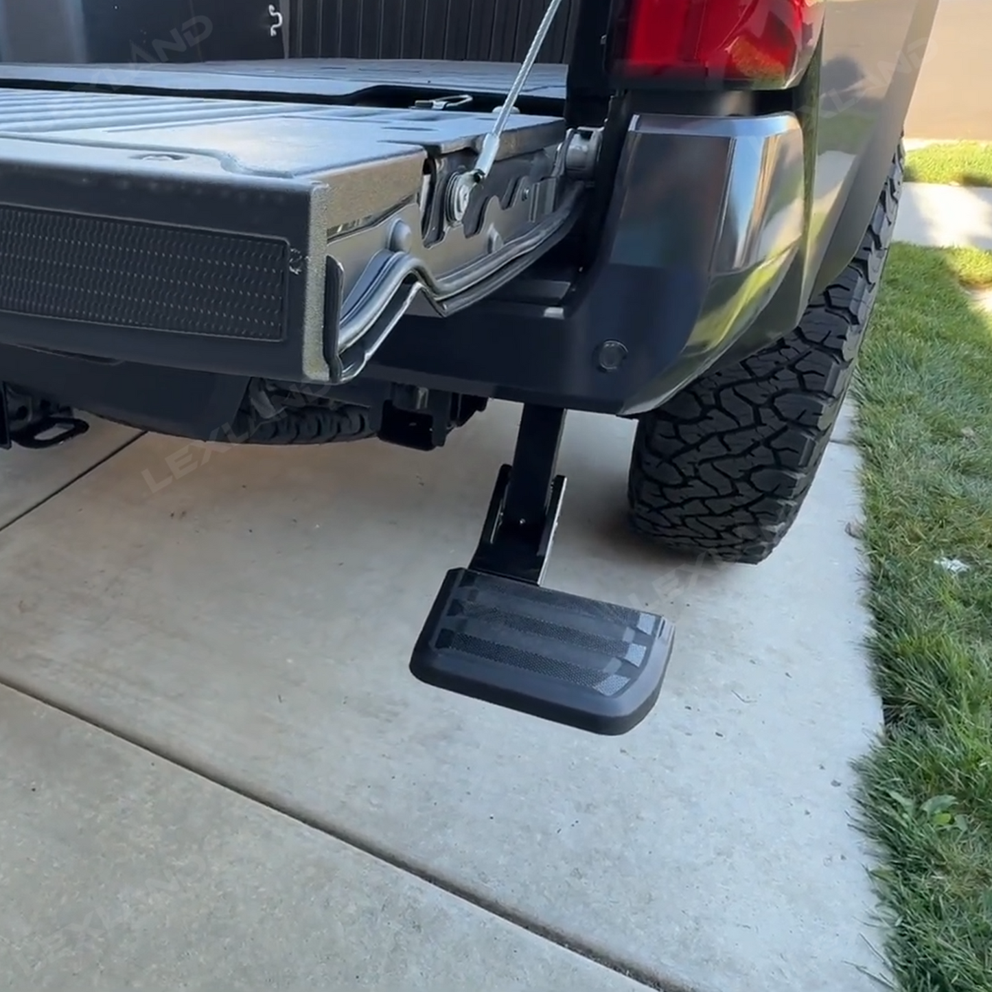 Tacoma Rear Bed Step Retractable Aluminum Truck Tailgate Step for Toyota