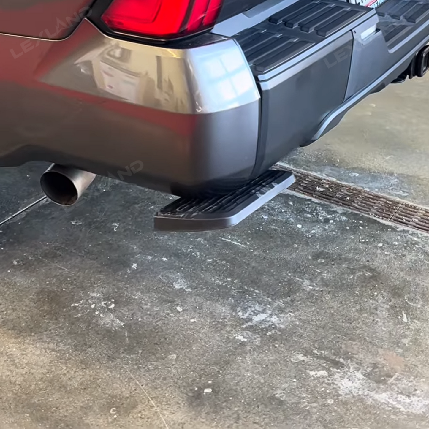 Tundra Rear Bed Step Retractable Aluminum Truck Tailgate Step Folding Bumper Step for Toyota